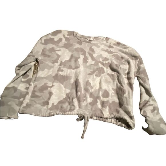 Moo dance size medium super soft camo top excellent condition - Picture 1 of 2